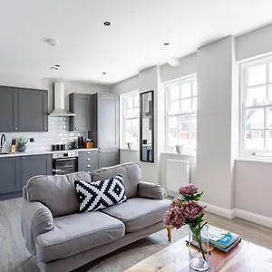 https://captivating-2-bed-apt-free-parking-sleeps-4.cambridgehotelsuk.com